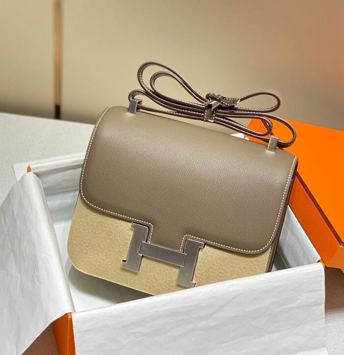 Hermès  Classic Shoulder Bag