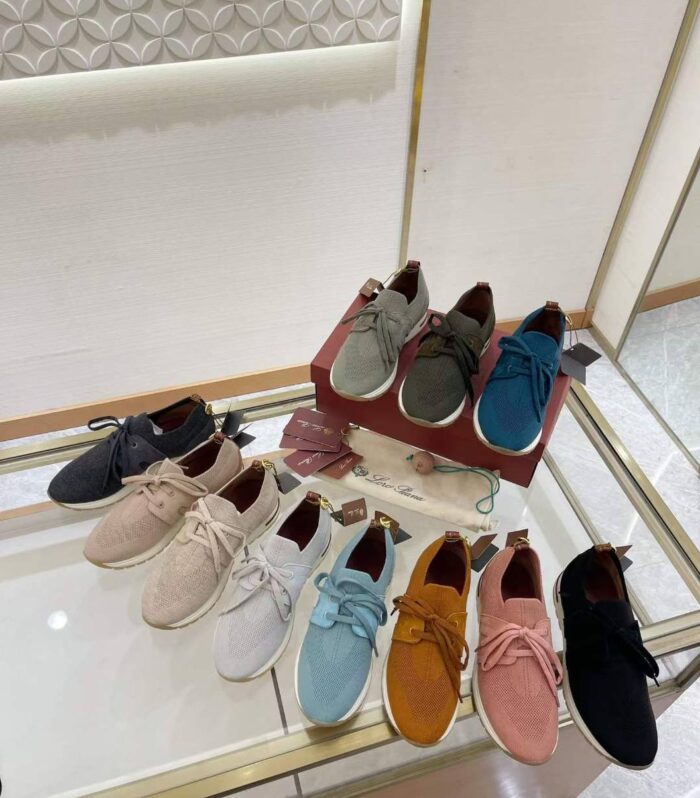 Hermès Heeled Sandals – Elegant Parisian Look